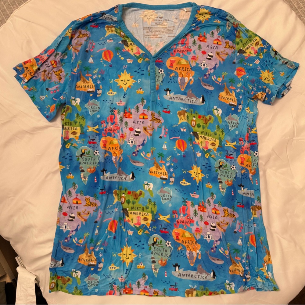 Little sleepies, women’s short sleeve top, world, print, size medium